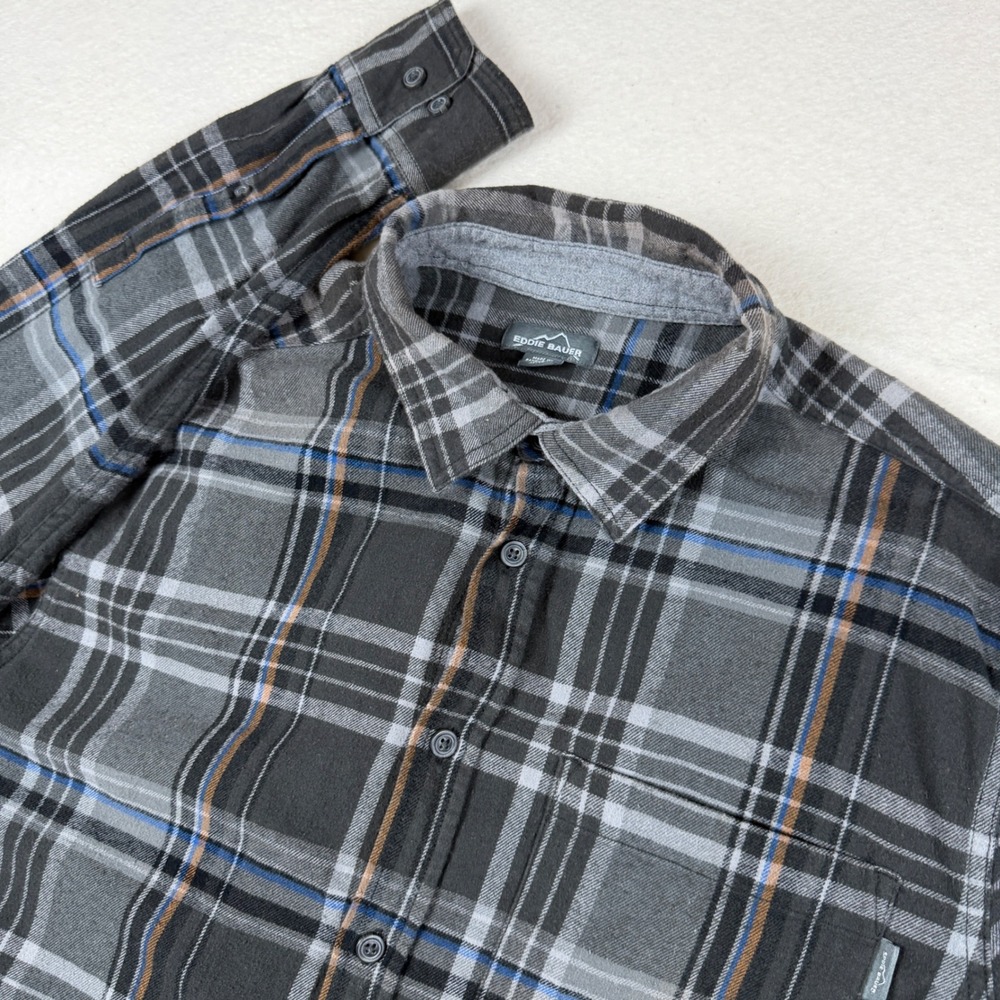 Eddie Bauer Mens XL Gray‎ Plaid Flannel Button Down Shirt Long Sleeve EMT1379S